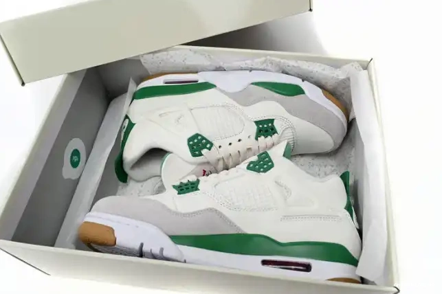 Green DR5415-103 Jordan Pine Retro SB 4 0507